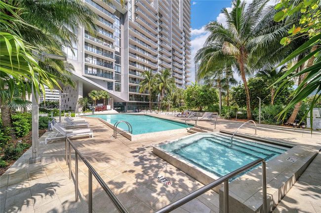 APT-3705 - 88 Sw 7 Th St, Condo with 2 bedrooms, 3 bathrooms and null parking in MIAMI FL | Image 40