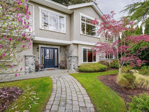 7348 Ridgedown Crt, Saanichton, BC, V8M2H7 | Card Image