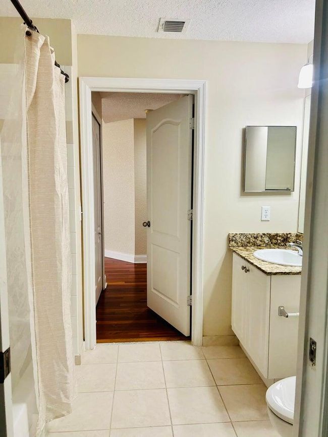APT-302 - 11021 Legacy Ln, Condo with 2 bedrooms, 2 bathrooms and null parking in Palm Beach Gardens FL | Image 18