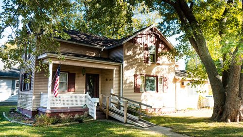 702 E Timber St, Pontiac, IL, 61764-2227 | Card Image