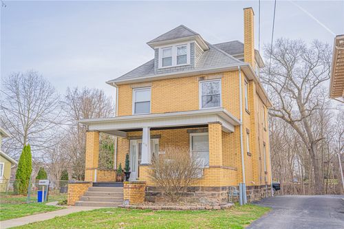 418 Boyles Ave, New Castle, PA, 16101-2521 | Card Image
