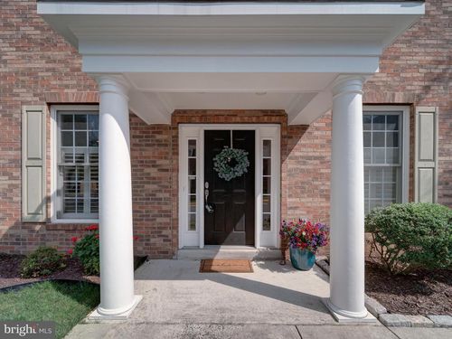 8320 Dockray Ct, LORTON, VA, 22079-5002 | Card Image