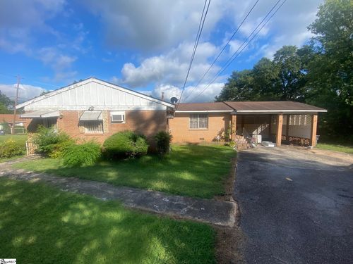 100 Truman St, Laurens, SC, 29360-3235 | Card Image