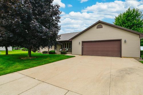 440 Longwood Lane, WRIGHTSTOWN, WI, 54180 | Card Image