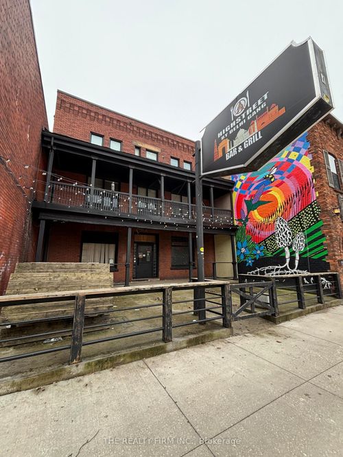625 Dundas St, London, ON, N5W2Z1 | Card Image