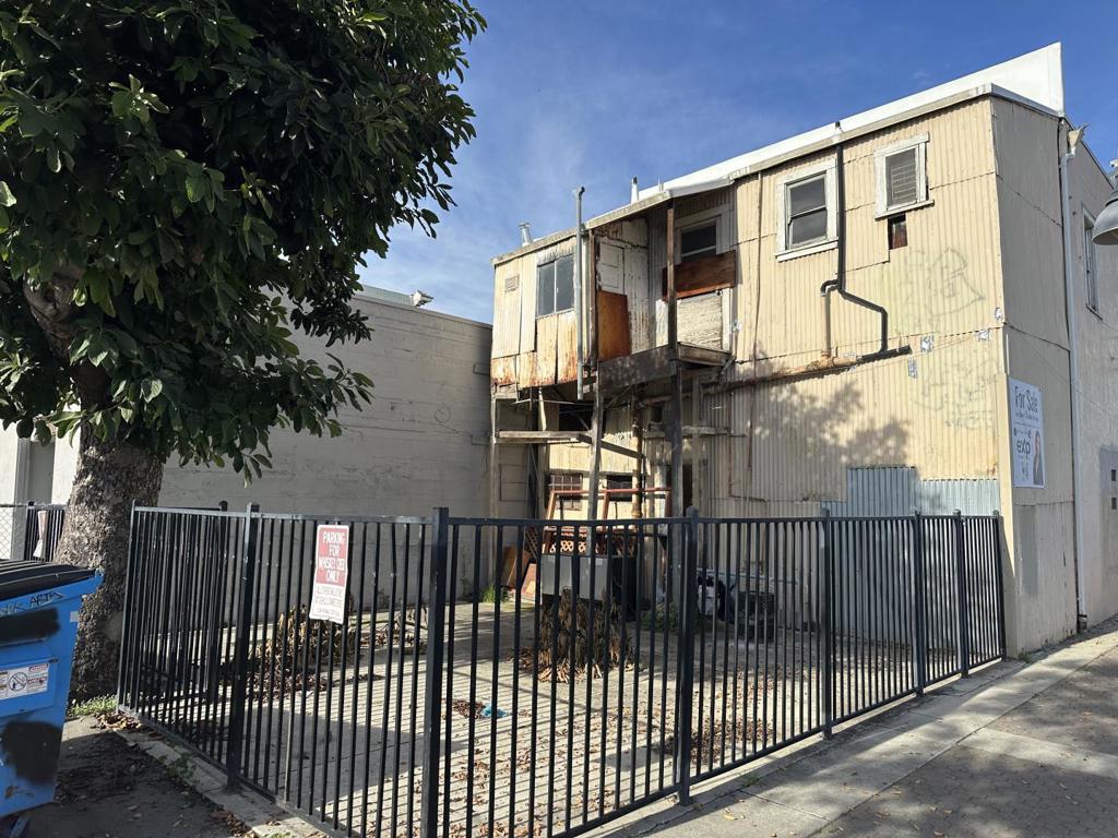 Commercial Sale in Hollister 3