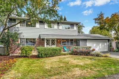 1400 127th Avenue Se, House other with 4 bedrooms, 1 bathrooms and 2 parking in Bellevue WA | Image 2