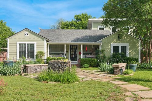 8910 San Fernando Way, Dallas, TX, 75218-4035 | Card Image