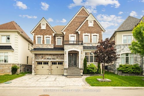 61 Degrey Dr, Brampton, ON, L6P4L7 | Card Image