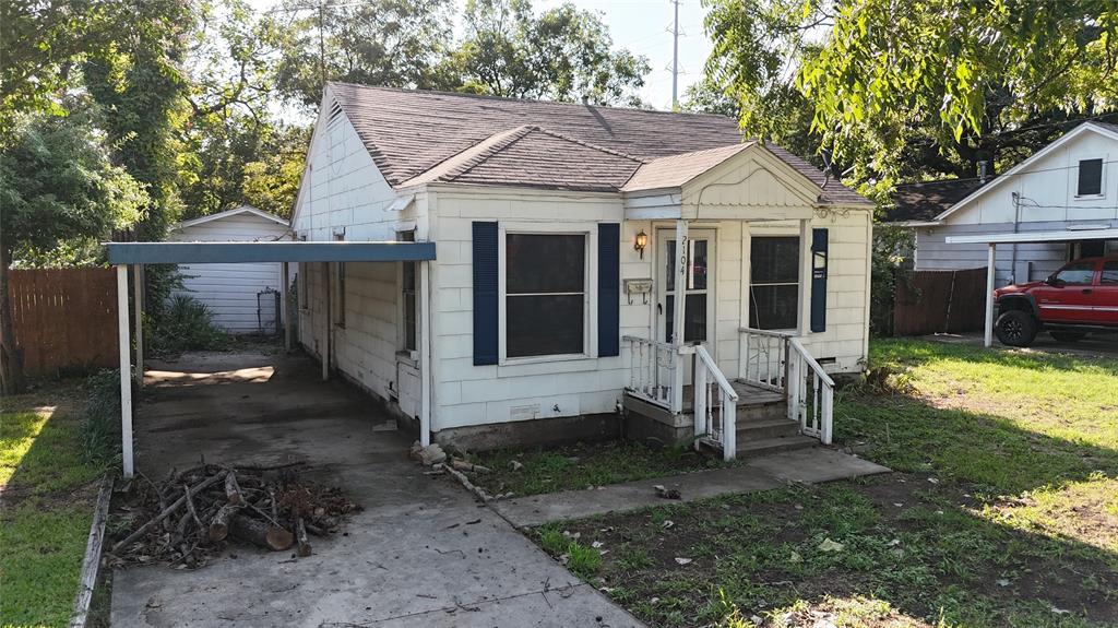 Oakwood St, Haltom City, TX 76117