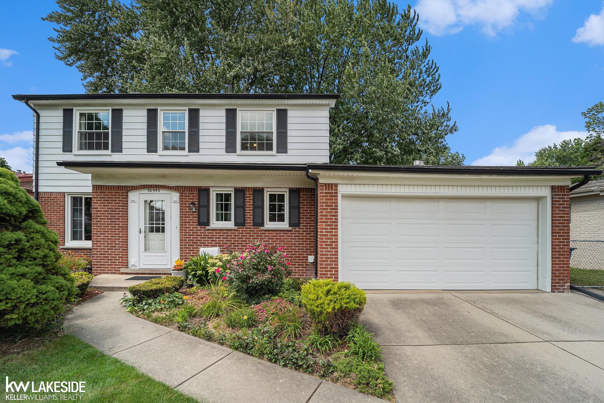 Cedars Dr, Warren, MI 48093
