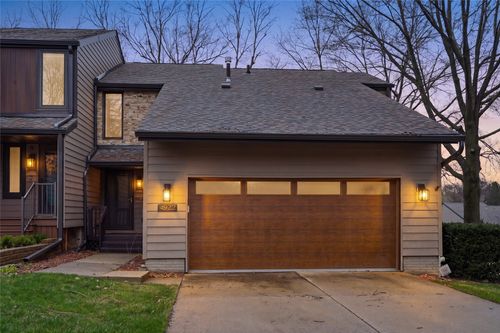 4922 W Park Dr, West Des Moines, IA, 50266-4946 | Card Image