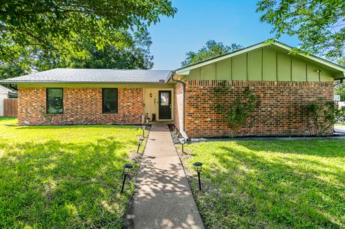 3401 Medallion Cir, Waco, TX, 76706-4220 | Card Image