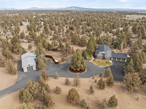 60780 Ward Rd, Bend, OR, 97702-9736 | Card Image