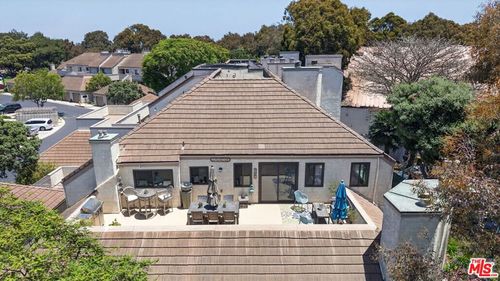 686 Island View Cir, Port Hueneme, CA, 93041-3446 | Card Image