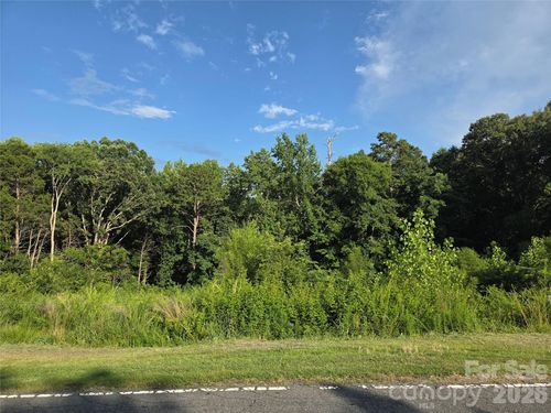 92 Mcarthur Ave Se, Concord, NC, 28025-3861 | Card Image