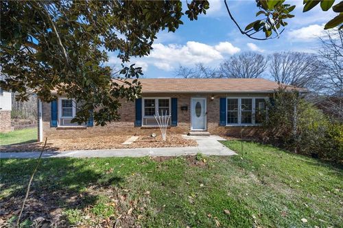 304 Eastway Ln, GRAHAM, NC, 27253-3708 | Card Image