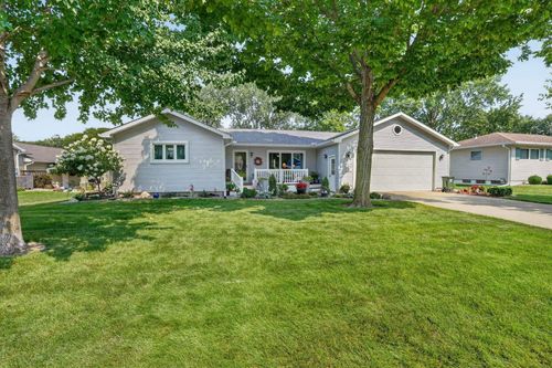 2812 Garden Ave, Cedar Falls, IA, 50613-6043 | Card Image