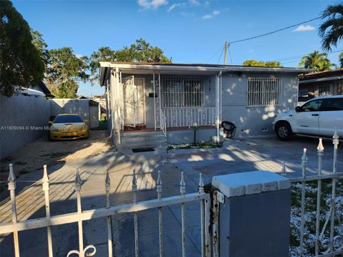 1037 Nw 33rd Ave, Miami, FL, 33125-3945 | Card Image