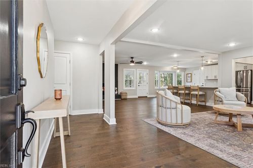 204 Weston Rd, Yorktown, VA, 23692-3604 | Card Image