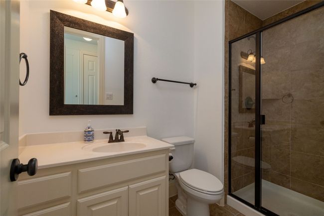 Ensuite Bath | Image 28