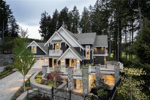 2176 Champions Way, Langford, BC, V9B0R9 | Card Image