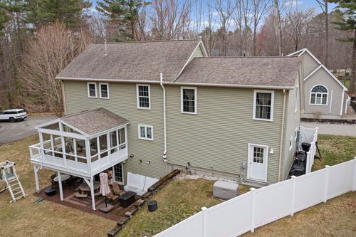 5 Izzy Ln, Kittery, ME, 03904-5449 | Card Image