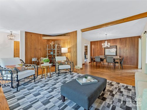 29 Robinhood Rd, Asheville, NC, 28804-1634 | Card Image