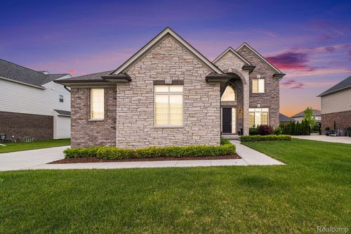 54615 Deadwood Ln, Shelby Twp, MI, 48316-2327 | Card Image