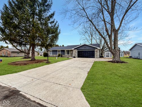 1904 W Sun Valley Pkwy, Muncie, IN, 47303-9330 | Card Image