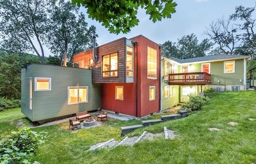 15-15 Suban Pl, Newton, MA, 02461-1614 | Card Image
