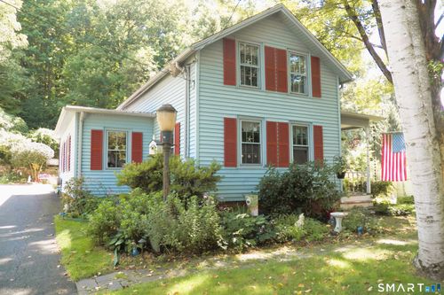 559 N Elm St, Wallingford, CT, 06492-3268 | Card Image