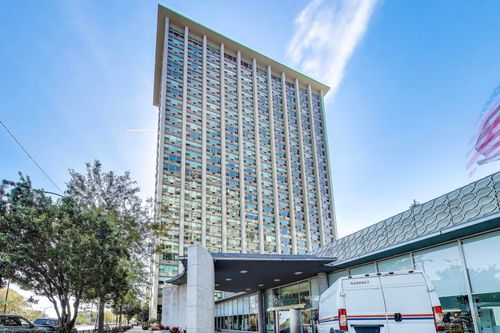 222-3600 N Lake Shore Dr, Chicago, IL, 60613-4655 | Card Image