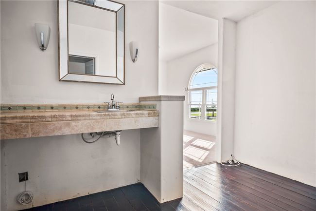2100 E Highway 361, House other with 14 bedrooms, 15 bathrooms and null parking in Aransas Pass TX | Image 24