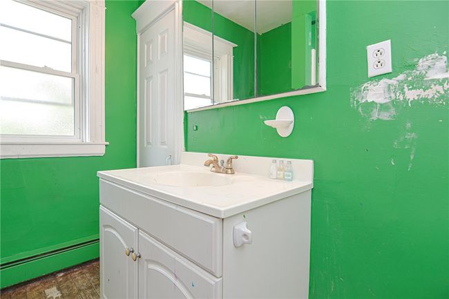 39 Camac St, House other with 2 bedrooms, 2 bathrooms and 6 parking in Pawtucket RI | Image 16