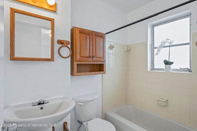 Bathroom | Image 17