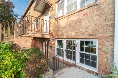 106 College Dr, Edison, NJ, 08817-5986 | Card Image