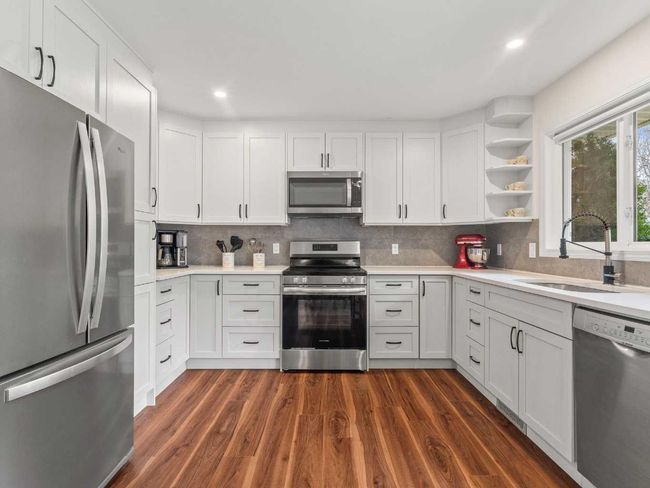 683 Strathcona Dr Sw, House other with 4 bedrooms, 3 bathrooms and 4 parking in Calgary AB | Image 9
