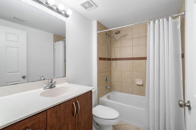 APT-208 - 6492 Emerald Dunes Dr, Condo with 3 bedrooms, 2 bathrooms and null parking in West Palm Beach FL | Image 22