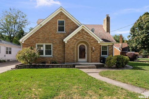 2121 10th St, East Moline, IL, 61244-2540 | Card Image