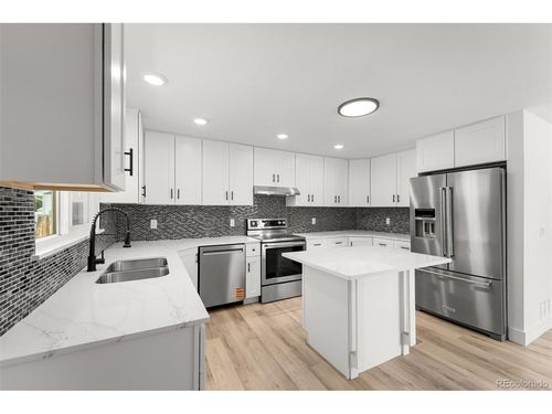 1337 Upham St, Lakewood, CO, 80214-4222 | Card Image