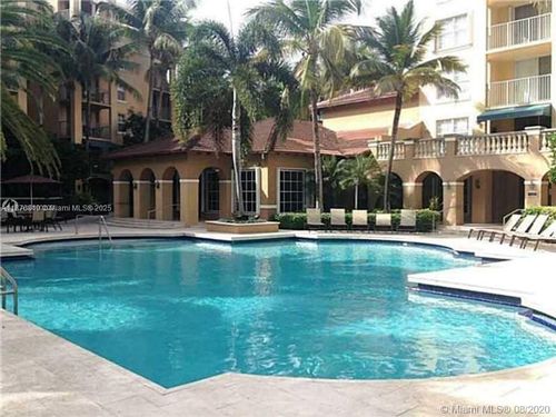 apt-104-19501 E Country Club Dr, Aventura, FL, 33180-2594 | Card Image