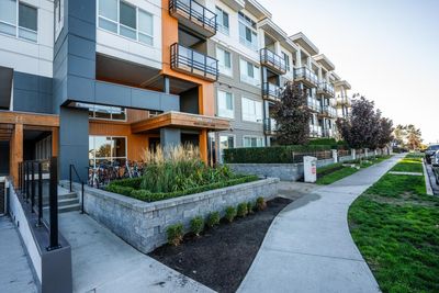 313 - 4690 Hawk Lane, Condo with 2 bedrooms, 2 bathrooms and 2 parking in Tsawwassen BC | Image 1