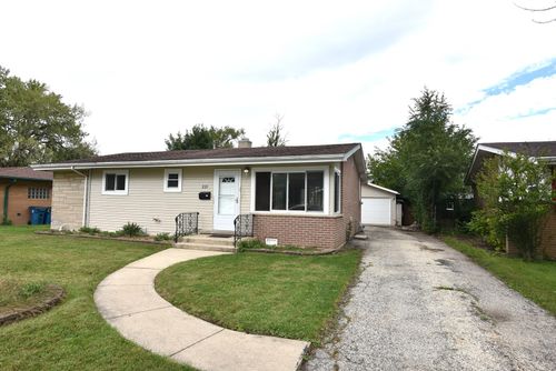 210 E Myrick Ave, Addison, IL, 60101-3948 | Card Image
