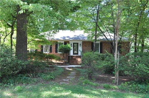 2005 Downing St, Greensboro, NC, 27410-2413 | Card Image