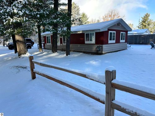 10149 Beverly Dr, Saint Helen, MI, 48656-9315 | Card Image