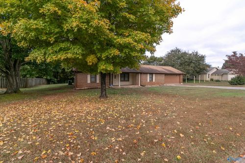 313 Red Oak Rd, Madison, AL, 35758-1540 | Card Image