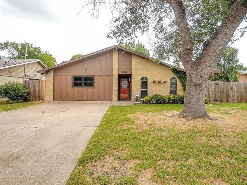 3110 Edelweiss Dr, Grand Prairie, TX, 75052-5827 | Card Image