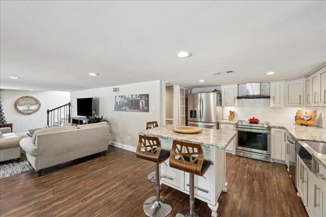 3231 Charles Ave, House other with 3 bedrooms, 2 bathrooms and 2 parking in Groves TX | Image 11
