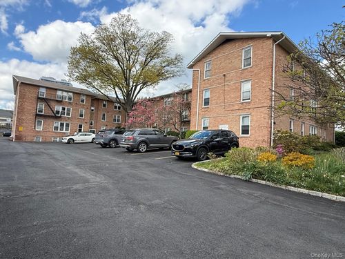 3m-25 Trinity Pl, New Rochelle, NY, 10805-2606 | Card Image
